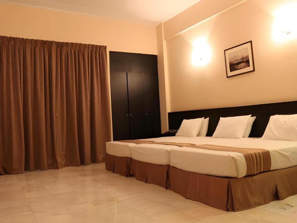 Stallions Suite Penang Jelutong Extérieur photo
