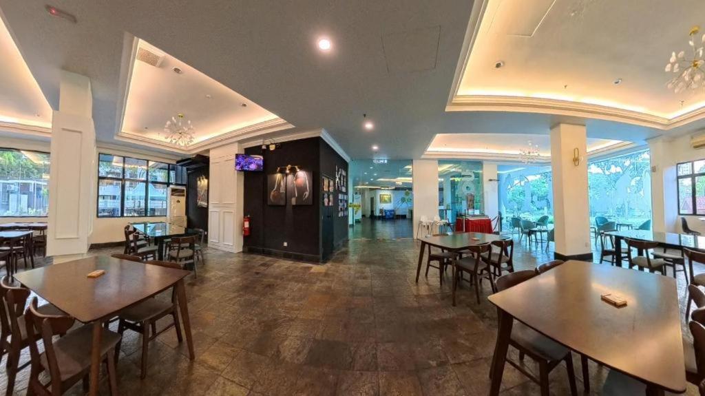 Stallions Suite Penang Jelutong Extérieur photo