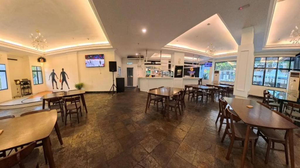 Stallions Suite Penang Jelutong Extérieur photo