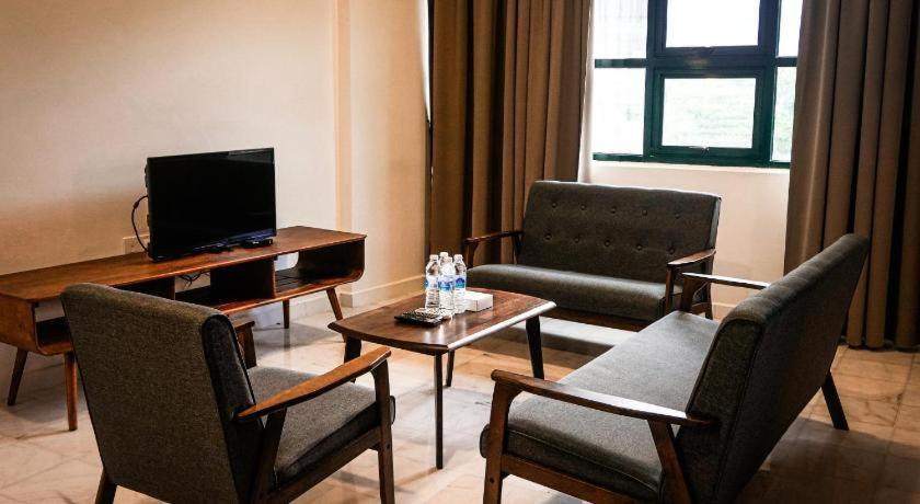 Stallions Suite Penang Jelutong Extérieur photo