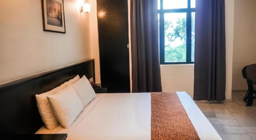 Stallions Suite Penang Jelutong Extérieur photo